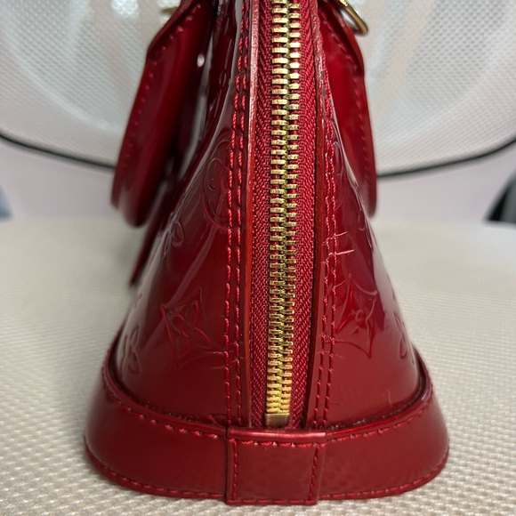 Louis Vuitton Vernis Alma BB Magenta - Picture 4 of 13
